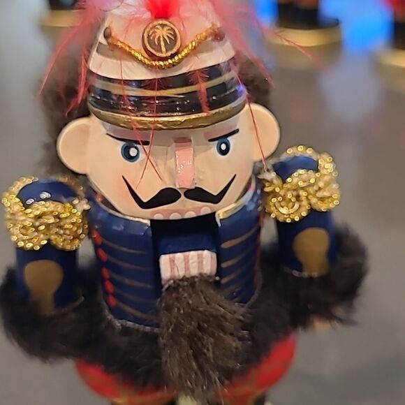 wooden nutcracker movable mouth, 4 " tall, set of 6 - Picture 3 of 8